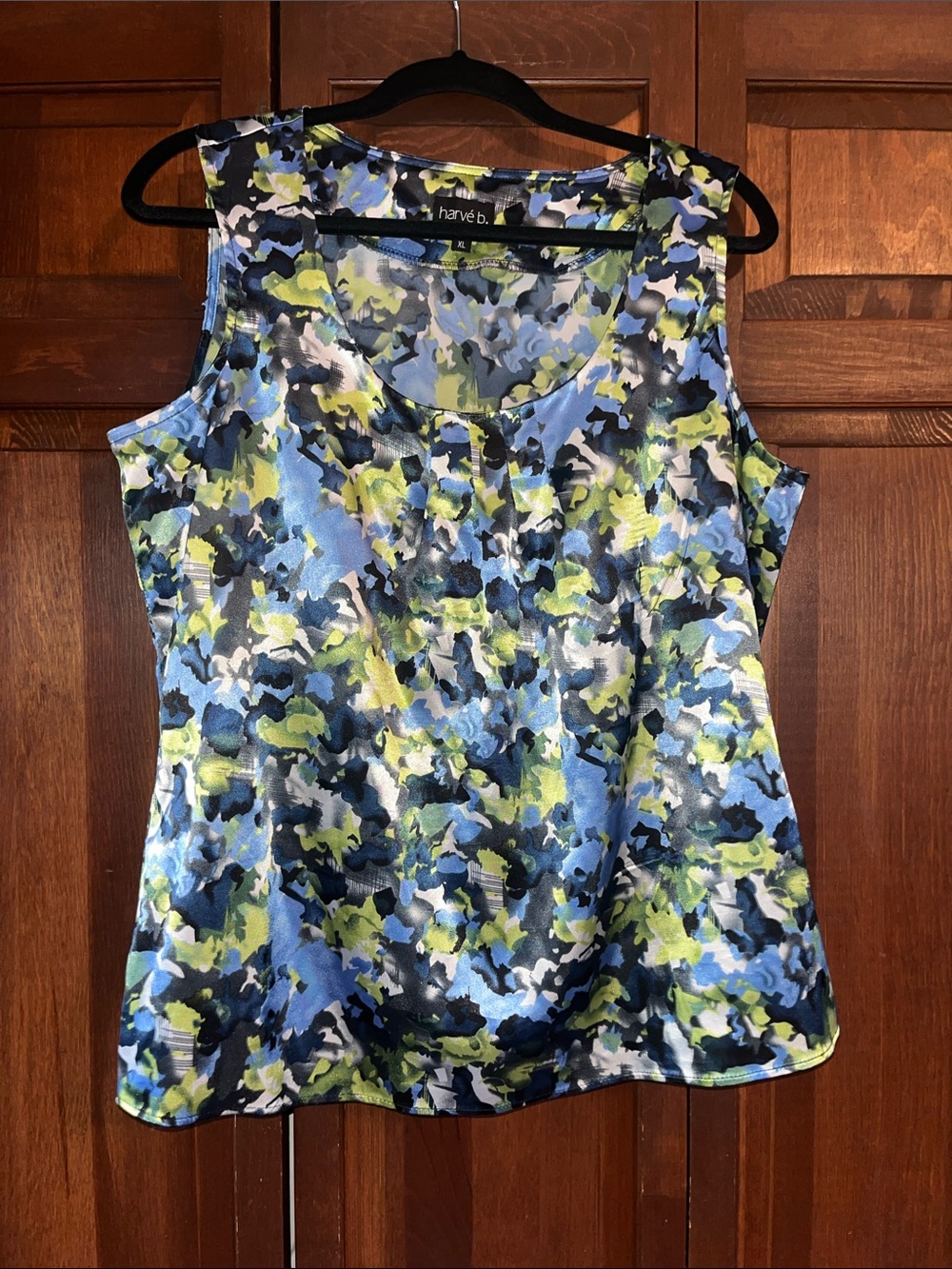 Harve Benard Blue, Green & Black Abstract Floral Scoop Neck Camisole